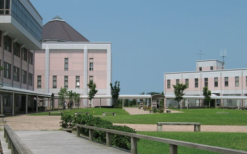 新潟医療福祉大学