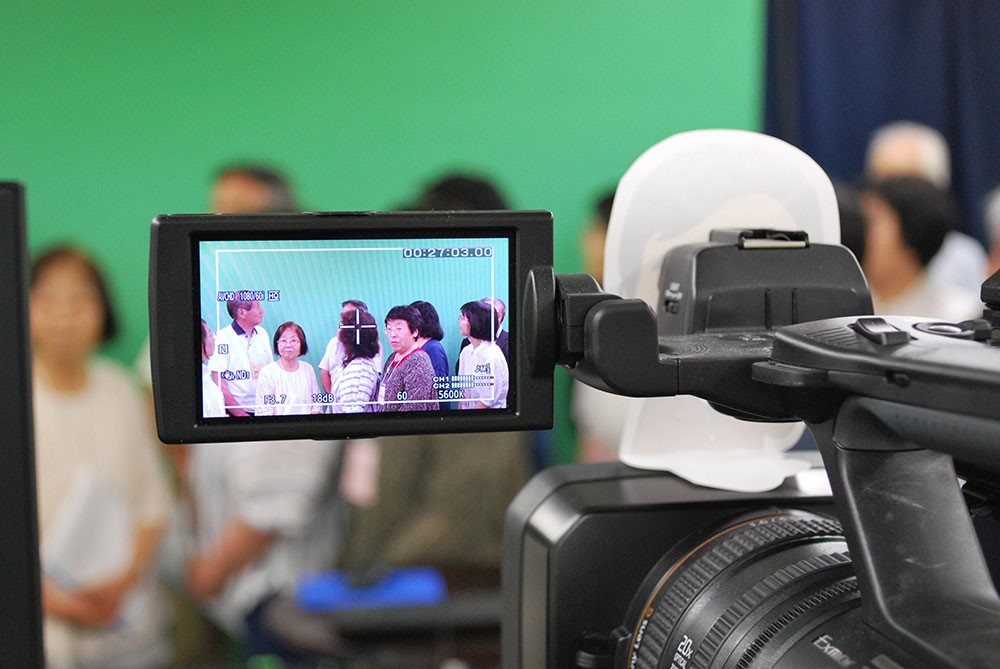 受講生が自分の使う教材に出演 パソコン教室が受講生向けのサプライズ企画を実施 Nsgグループ