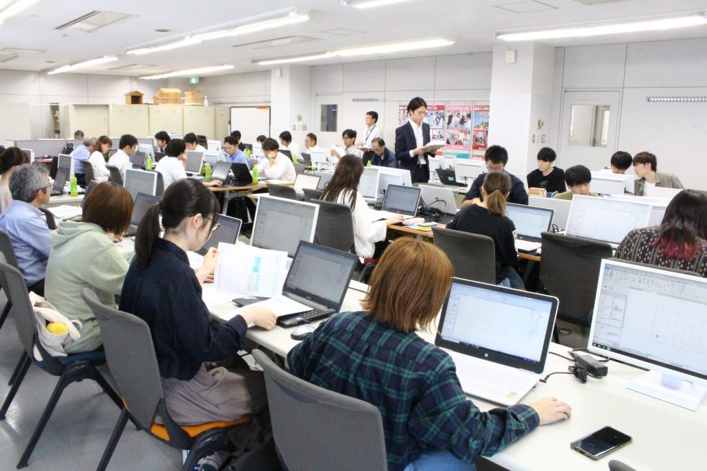 新潟工科専門学校が応用技術株式会社菅井 雄史氏による Boot One Revit 無料体験講習会を開催しました Nsgグループ 新潟工科専門学校が応用技術株式会社菅井 雄史氏による Boot One Revit 無料体験講習会を開催しました Nsgグループ