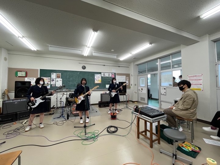 国際音楽 ダンス エンタテイメント専門学校 コロナに負けない奮闘する高校生バンドをサポート Nsgグループ 国際音楽 ダンス エンタテイメント専門学校 コロナに負けない奮闘する高校生バンドをサポート Nsgグループ