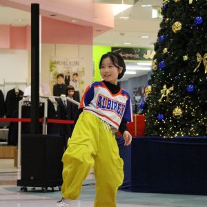 「Swan dance academy」のスクール生のパフォーマンス
