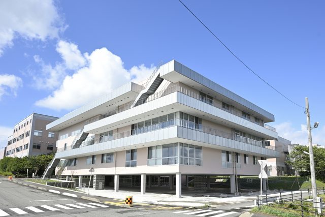 新潟医療福祉大学が竣工したZEB新校舎