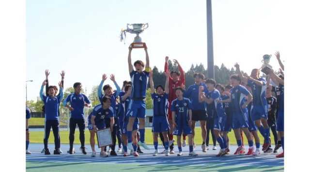 天皇杯JFA第106回全日本サッカー選手権大会への出場を決めたJAPANサッカーカレッジの選手たちの様子