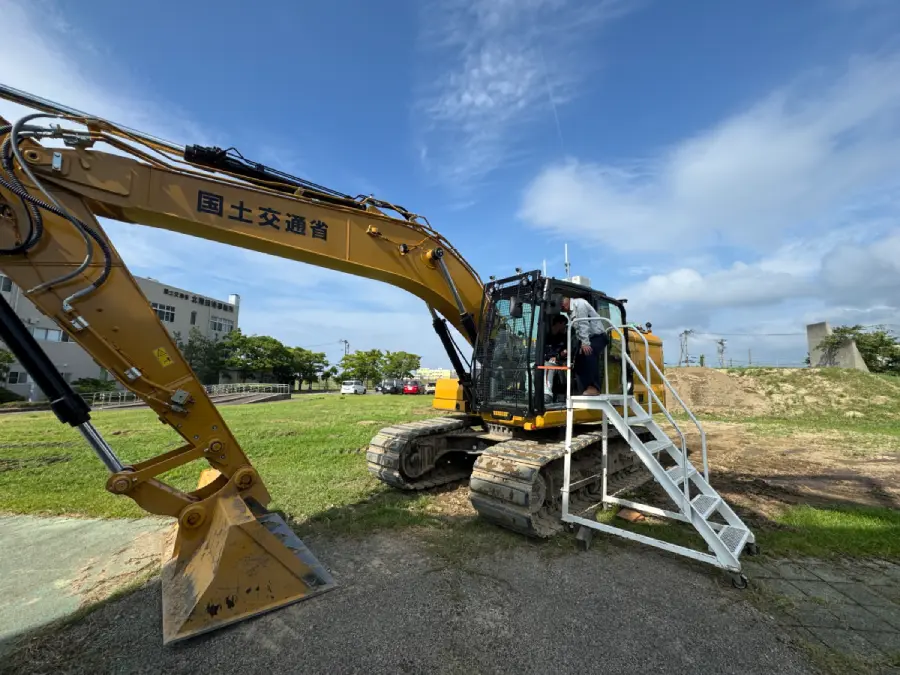 IoT測量土木科の学生が建設・土木分野の最新デジタル技術を学ぶ校外実習を実施(1)